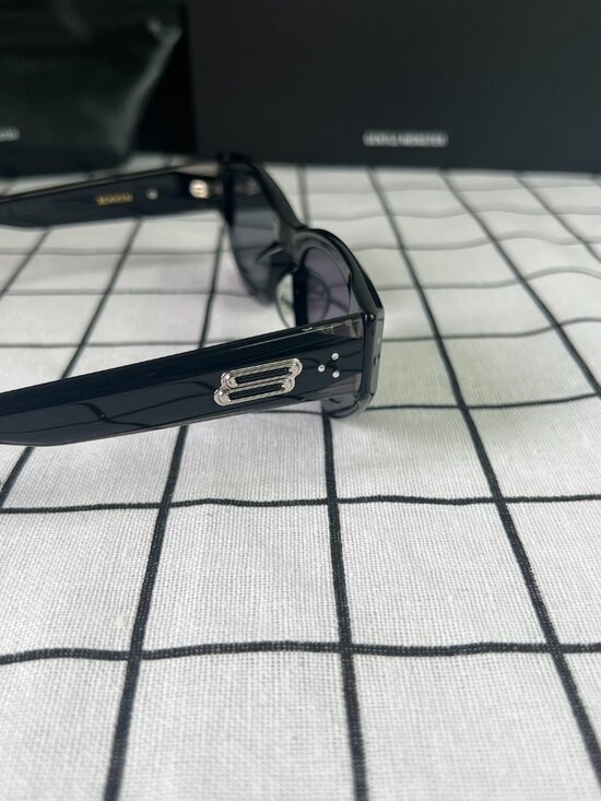 NWT GENTLE MONSTER Cat-eye Sunglasses in Black main image 9